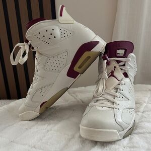 Jordan 6 Marron White and Burgundy Sneakers